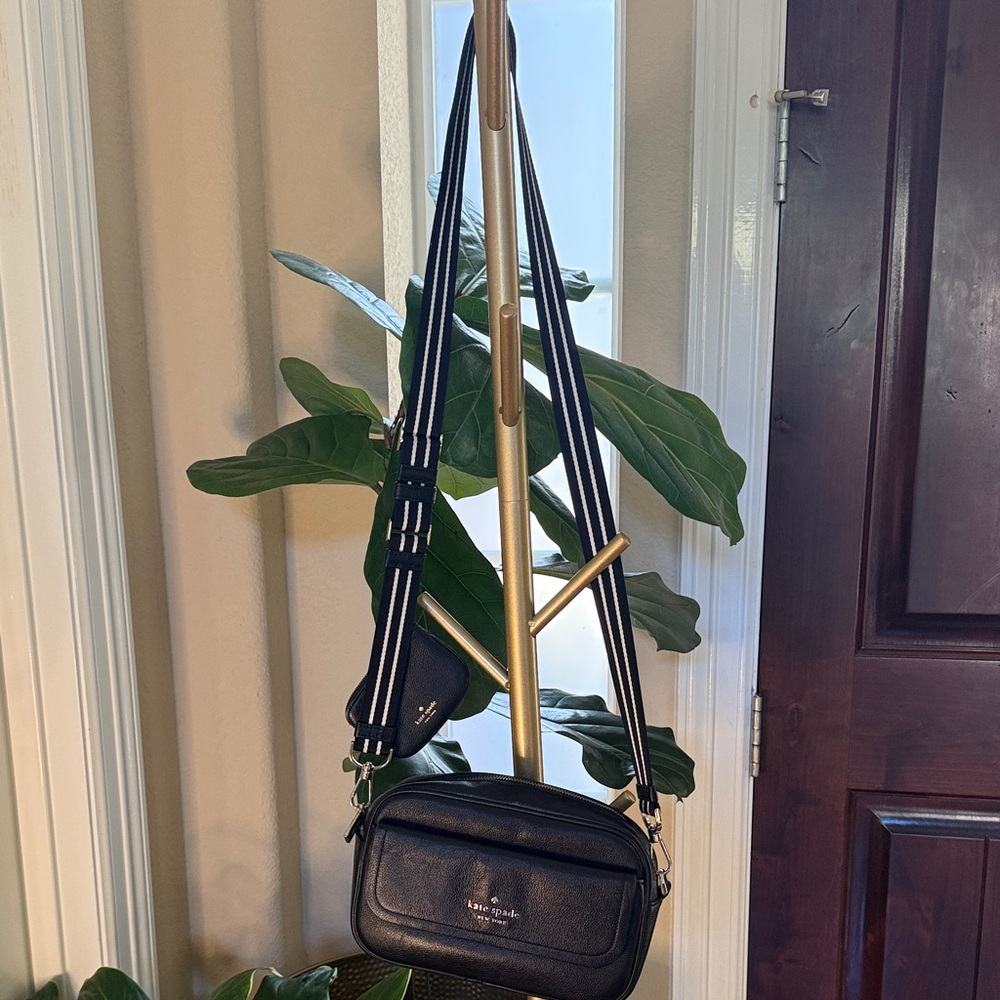 Kate Spade New York Rosie Pebbled Leather Flap Camera Bag. - Picture 10 of 10